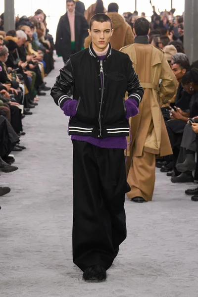 Look 40